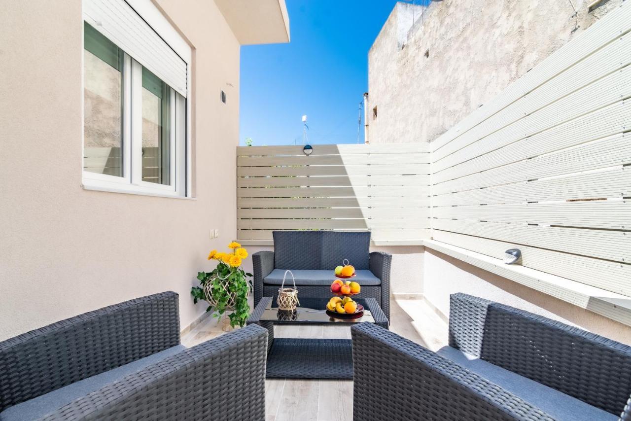 Sophia'S Comfortable Home With A Private Backyard Gazi Buitenkant foto