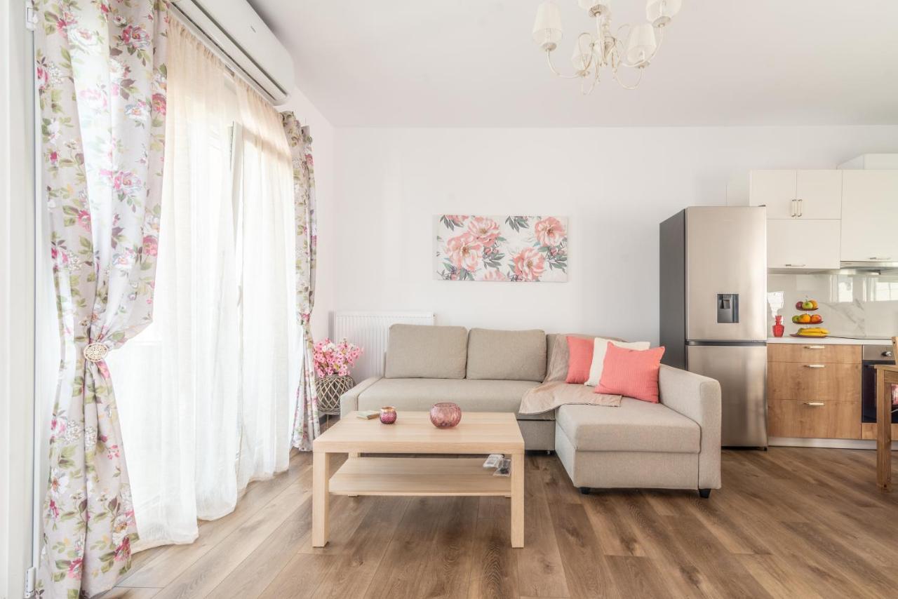 Sophia'S Comfortable Home With A Private Backyard Gazi Buitenkant foto